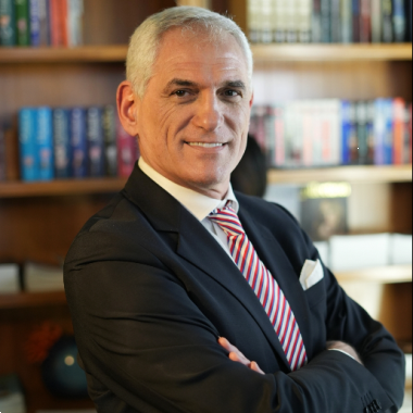 agente VITTORIO SAVOIA - The RE/MAX Collection Crystal - CRYSTAL L.P. SRL
